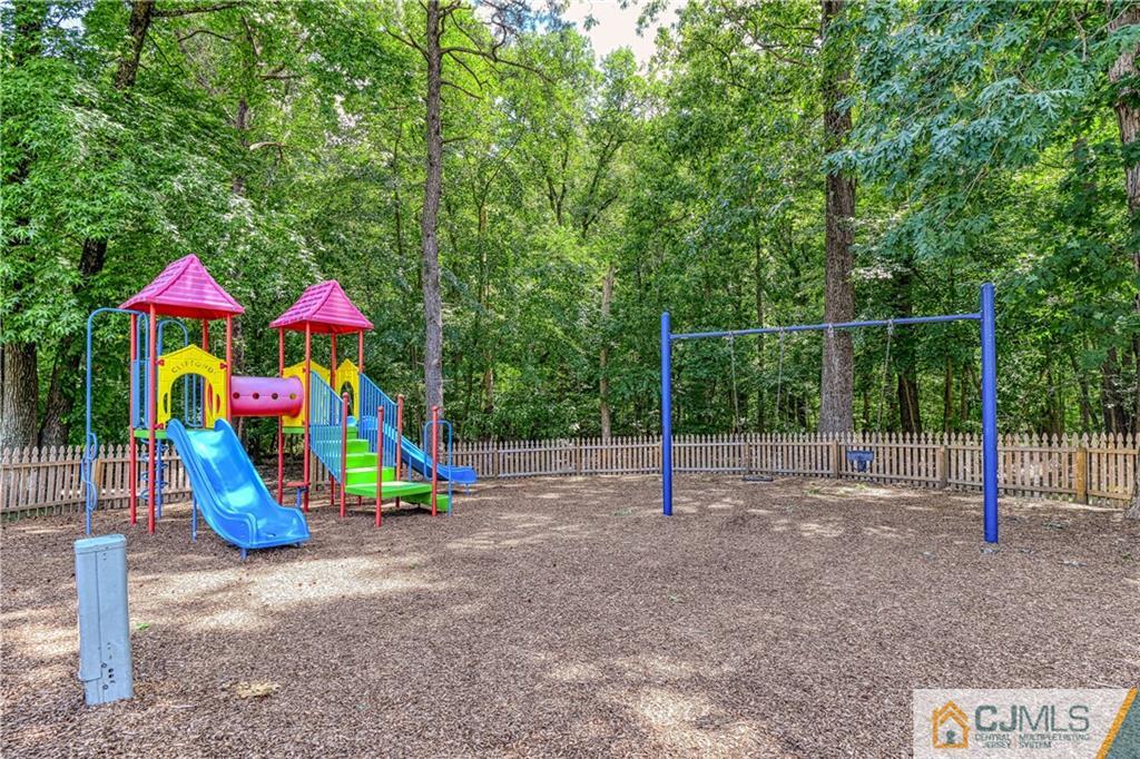 211 Raintree Court, Unit 211 Helmetta, NJ 08828 - Photo 35 of 38