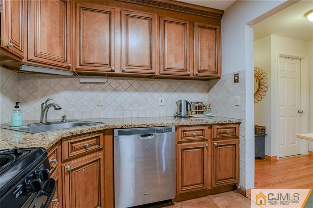 211 Raintree Court, Unit 211 Helmetta, NJ 08828 - Photo 8 of 38