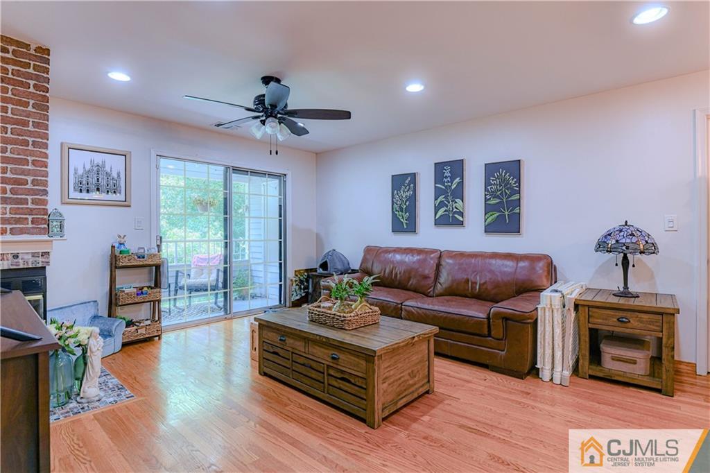 211 Raintree Court, Unit 211 Helmetta, NJ 08828 - Photo 9 of 38