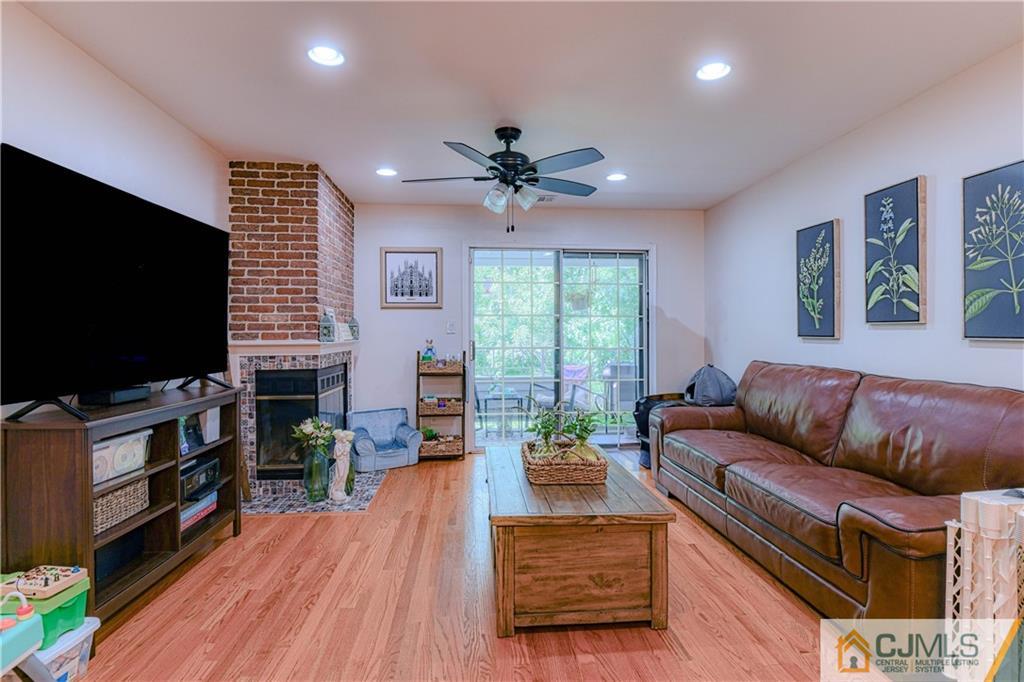 211 Raintree Court, Unit 211 Helmetta, NJ 08828 - Photo 10 of 38