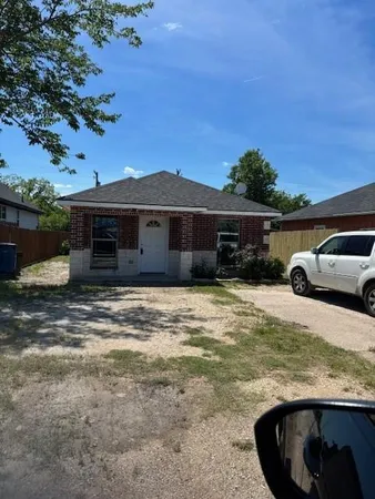 $237,000 | 104 South Wall Street, Itasca, TX 76055