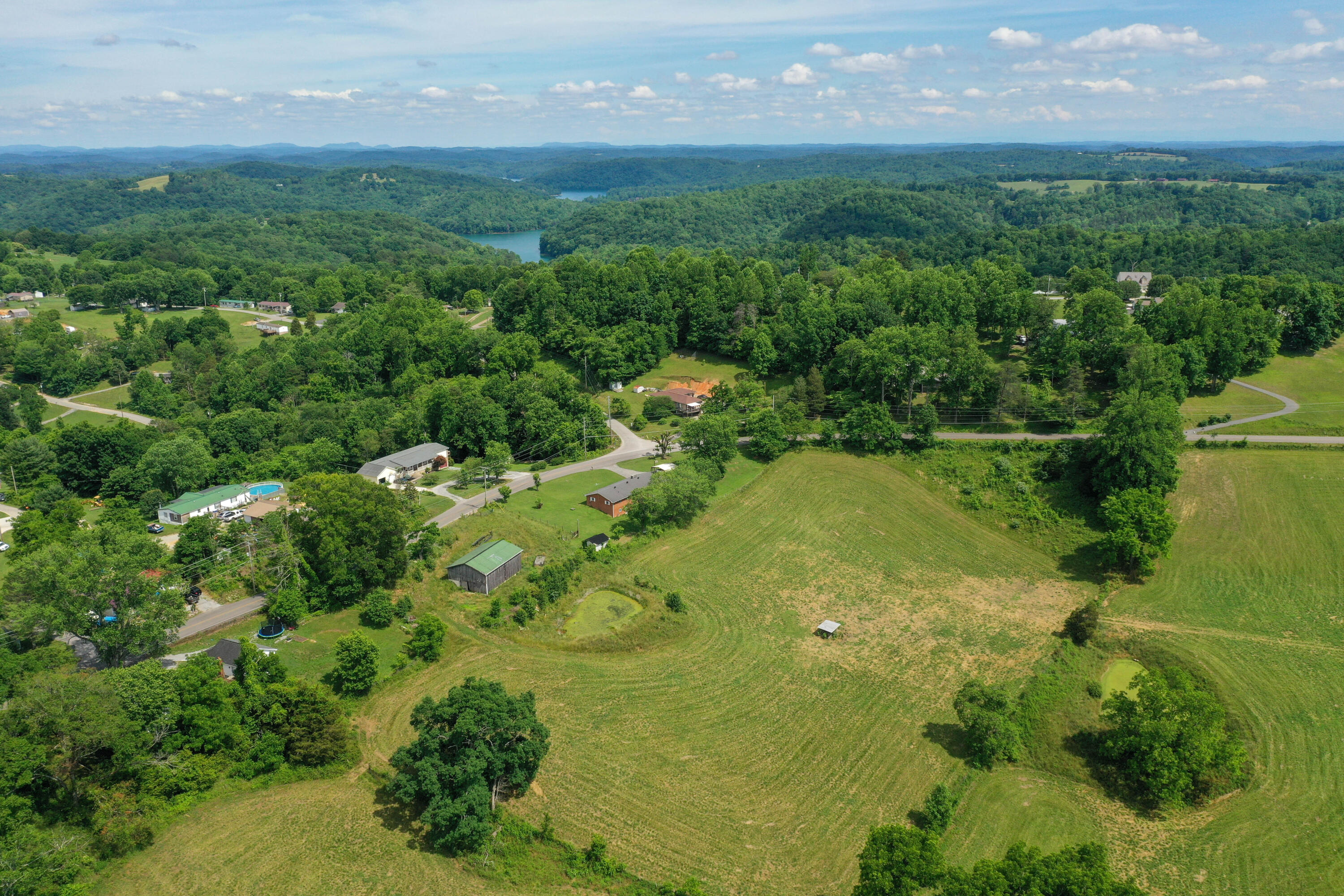 1260 Pinecrest Road Jacksboro, TN 37757 - Photo 2 of 28 DJI_0499