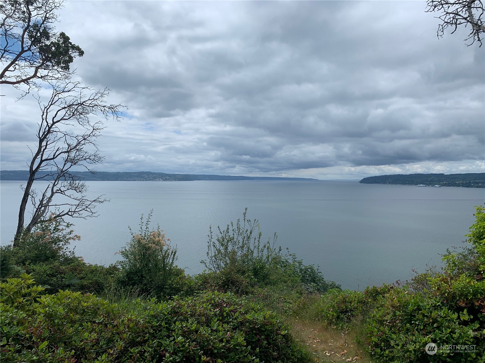 3839 G Mukilteo Way Everett, WA 98201 - Photo 4 of 14 a view of a lake