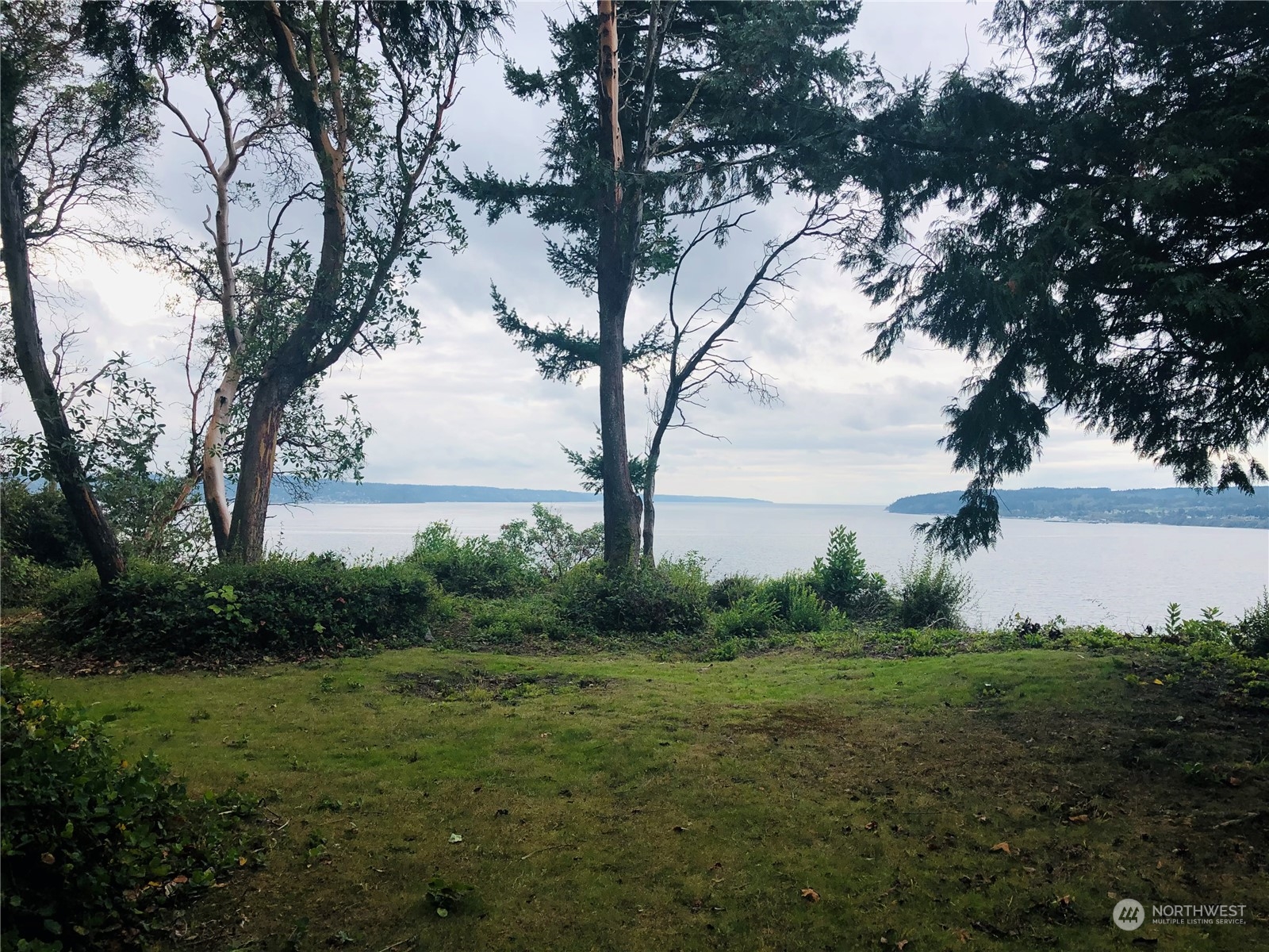 3839 G Mukilteo Way Everett, WA 98201 - Photo 8 of 14 a view of outdoor space and yard