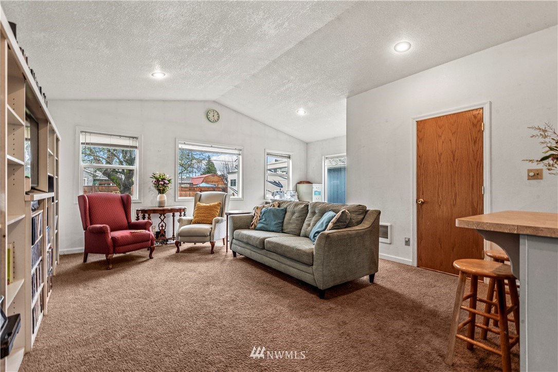 369 Beech Street Longview, WA 98632 - Photo 13 of 30 Gallery Image 13