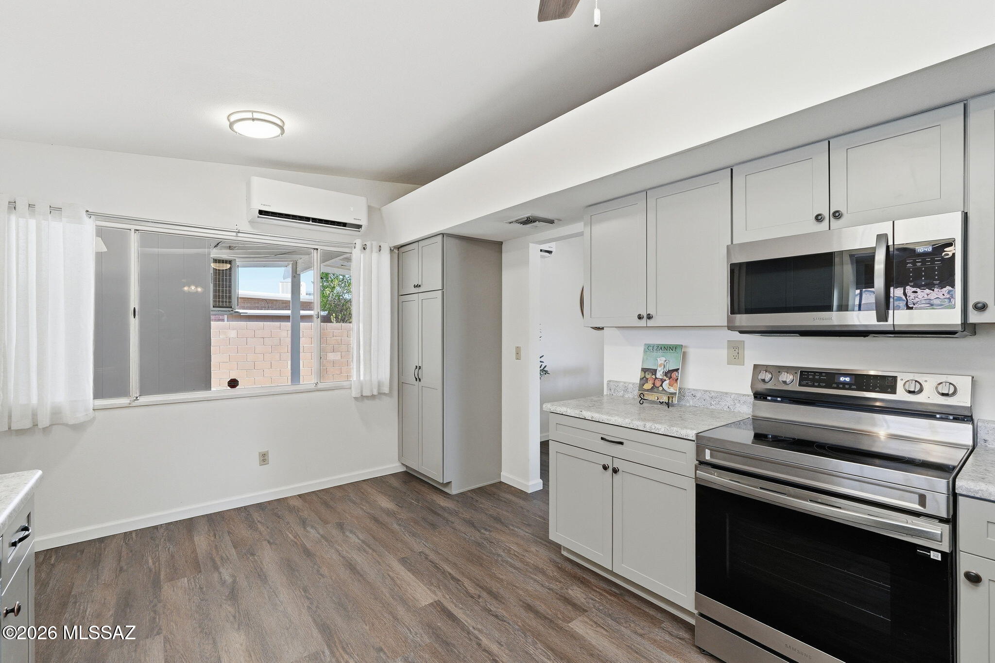 8812 East Mcclellan Street Tucson, AZ 85710 - Photo 14 of 42 Kitchen/Breakfast Nook