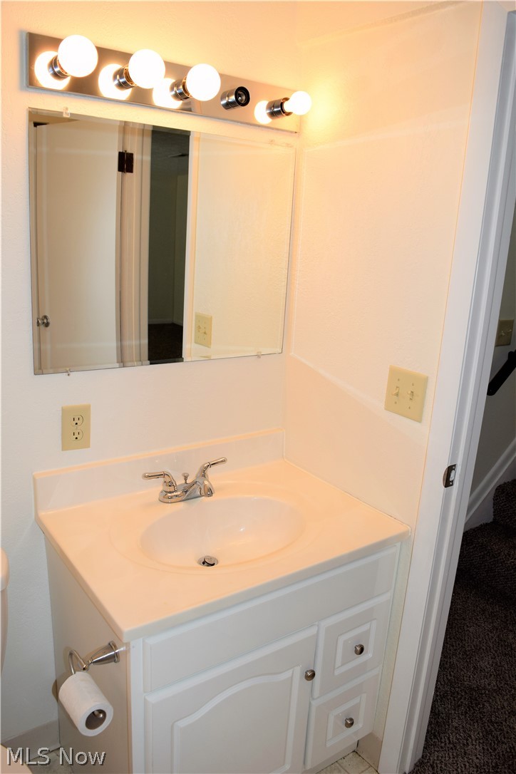 262 Howland Wilson Road Northeast Warren, OH 44484 - Photo 15 of 19 Half Bath on Lower Level
