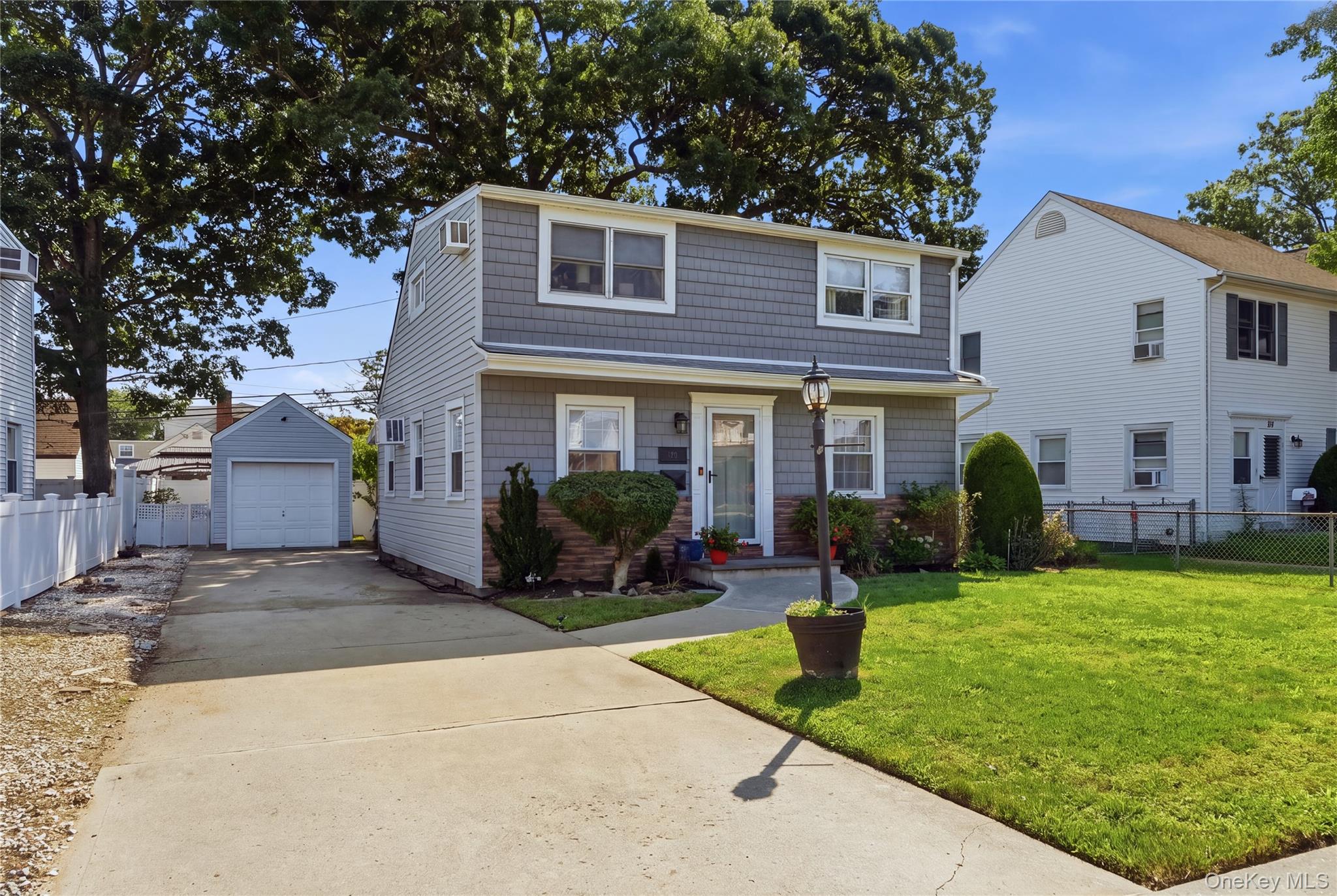 205 Stuart Road Valley Stream, NY 11581 - Photo 2 of 27 Gallery Image 2