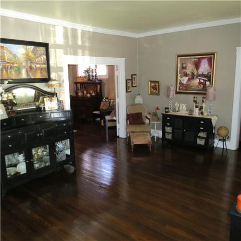 608 5th Avenue West Springfield, TN 37172 - Photo 5 of 19 Step into the Foyer