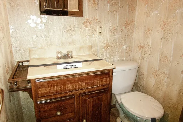 $265,000 | 1905 Roosevelt Avenue, Oshkosh, WI 54901