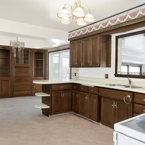 $265,000 | 1905 Roosevelt Avenue, Oshkosh, WI 54901