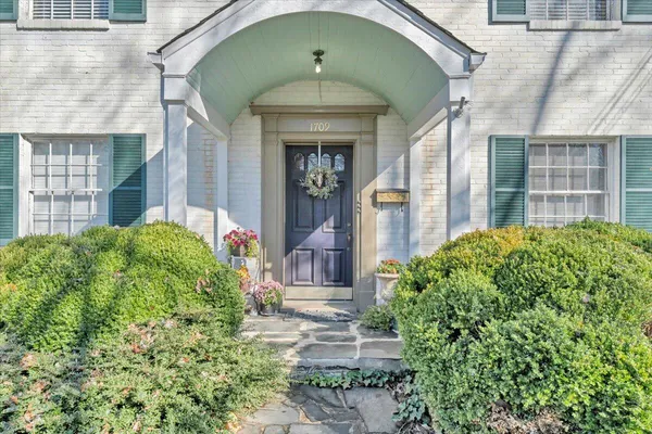 $1,760 | 1709 Sherwood Avenue Southwest, Roanoke, VA 24015