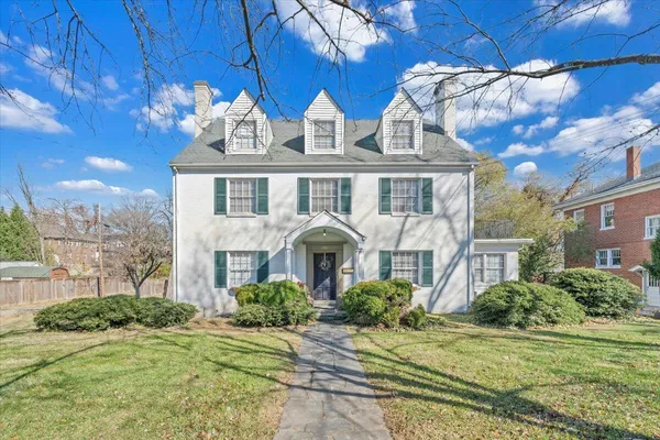 $1,760 | 1709 Sherwood Avenue Southwest, Roanoke, VA 24015