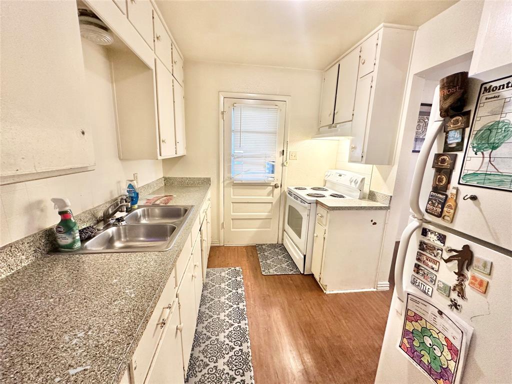 915 North 7th Street Sanger, TX 76266 - Photo 4 of 14