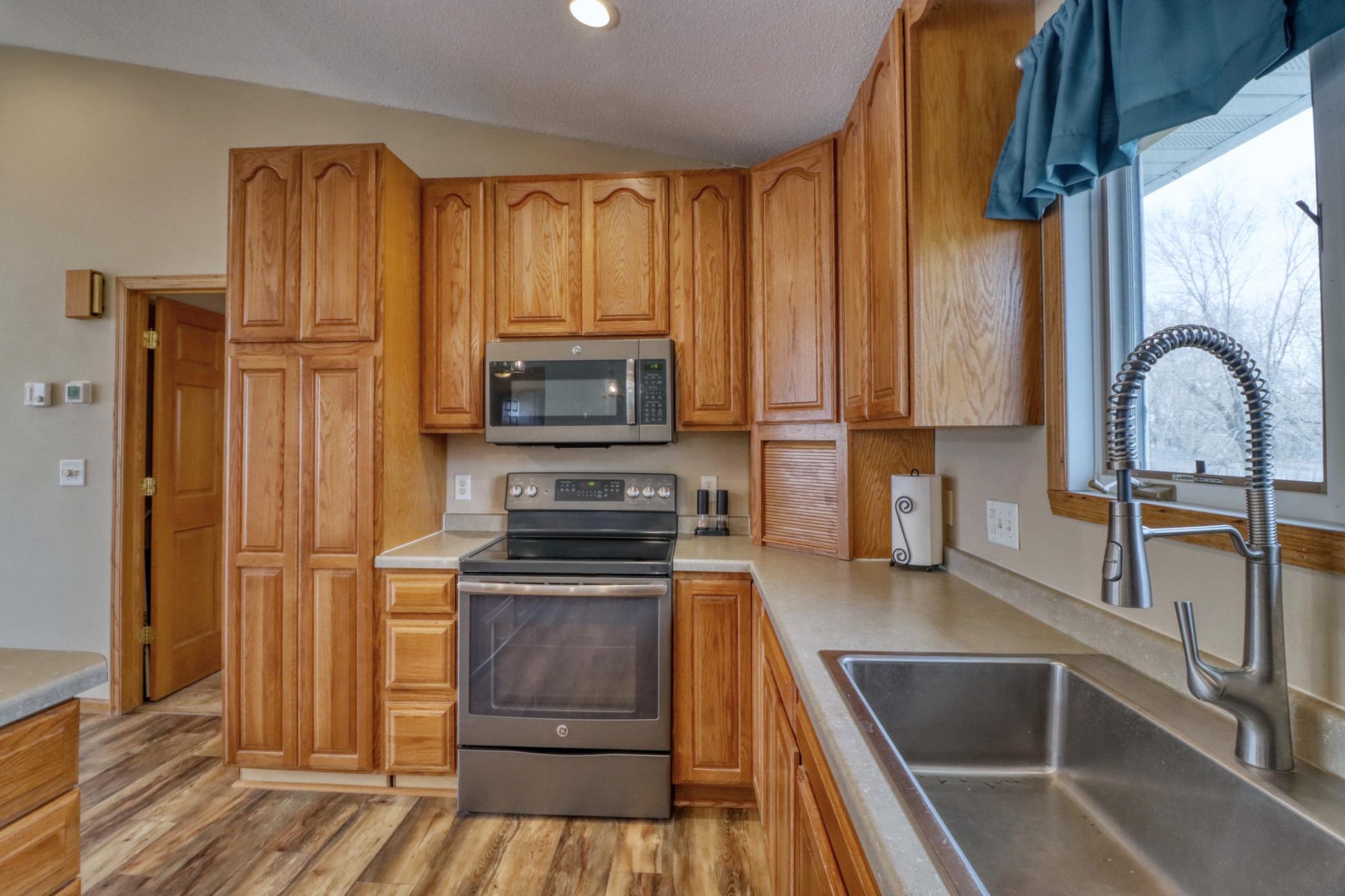 655 Christensen Court Mapleton, ND 58059 - Photo 22 of 91