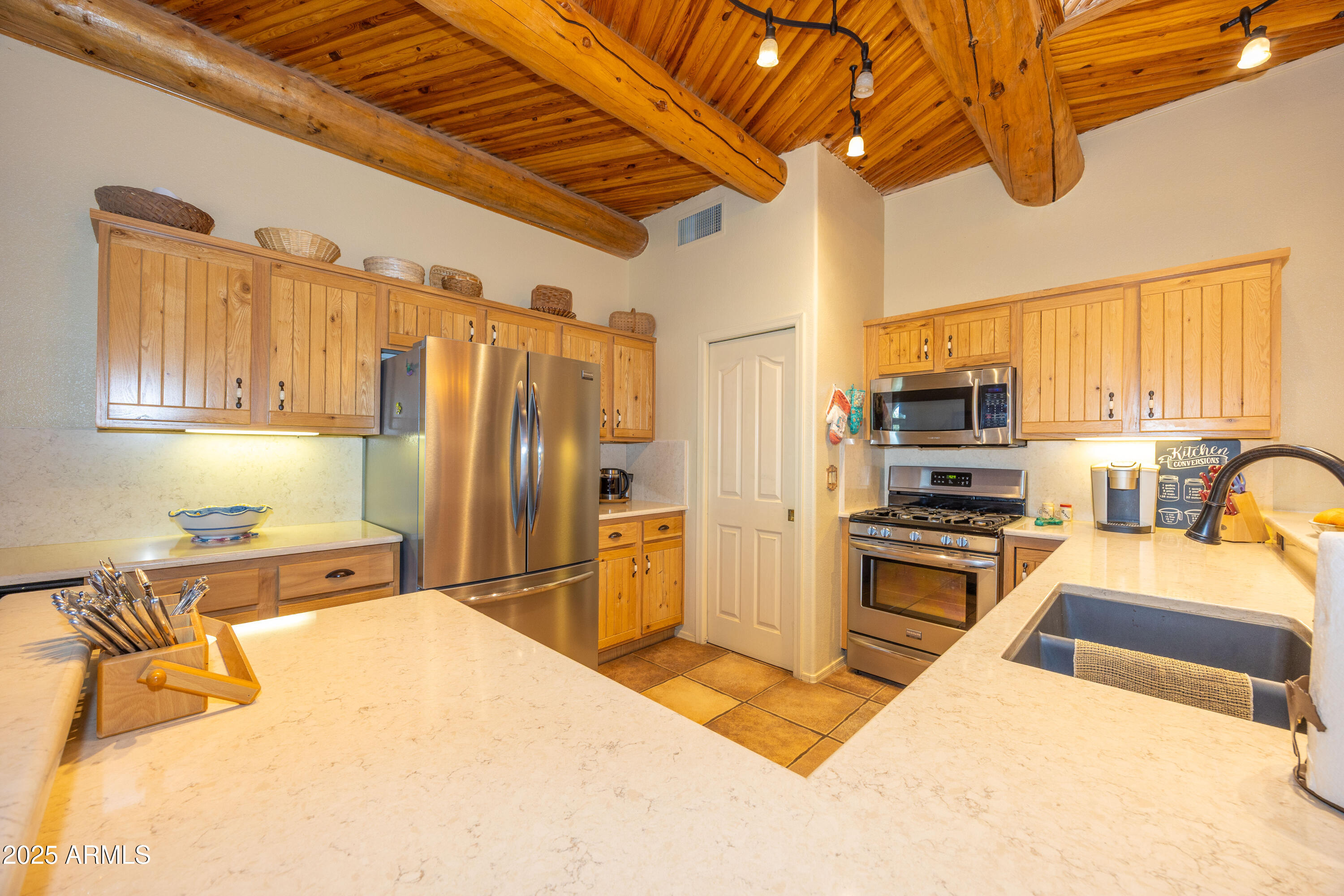 8111 South Almosta Ranch Road Hereford, AZ 85615 - Photo 13 of 35 0M5A6229