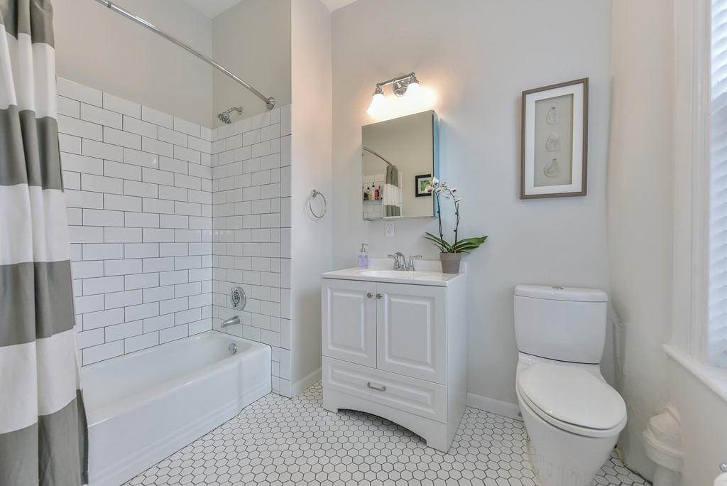65 Rutland Street, Unit 2 Boston, MA 02118 - Photo 6 of 9