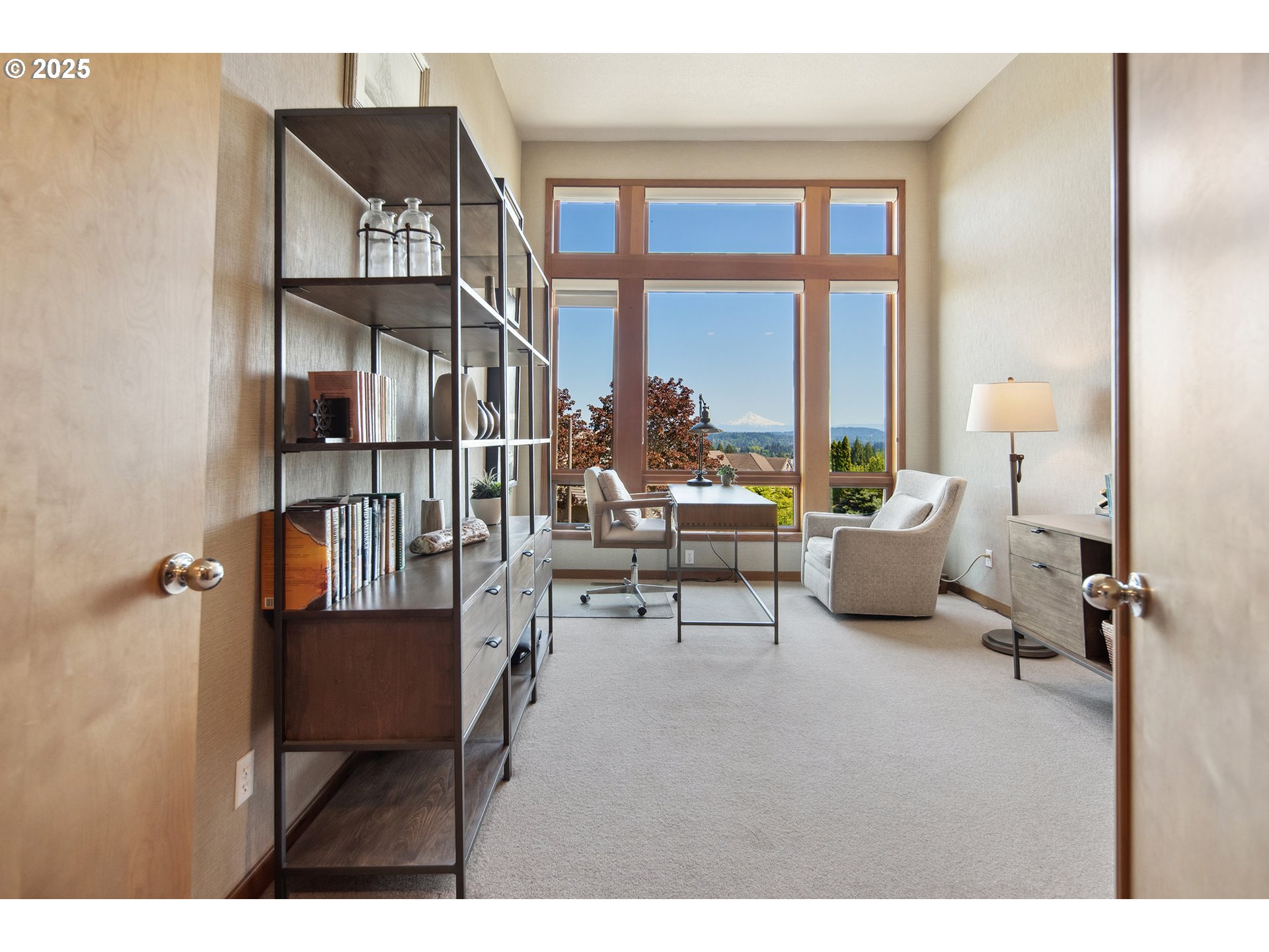 17514 Brookhurst Drive Lake Oswego, OR 97034 - Photo 20 of 37 a living room with furniture and a floor to ceiling window