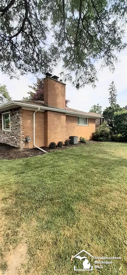 1843 Goddard Road Wyandotte, MI 48192 - Photo 3 of 67 50013869-2.JPG
