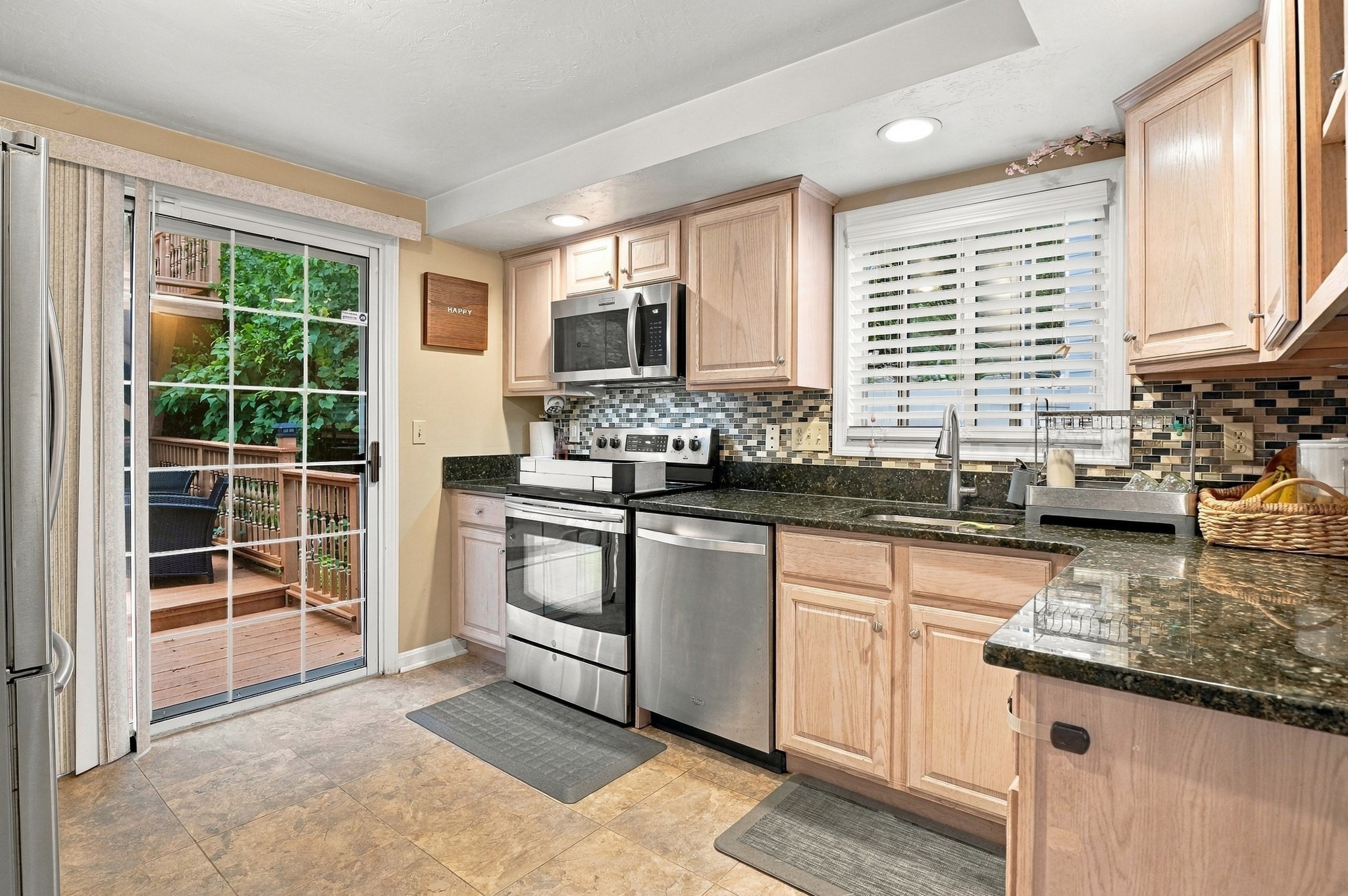 11 Jonathan Circle Worcester, MA 01604 - Photo 9 of 40 Gallery Image 9
