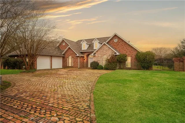 $550,000 | 6412 Tennyson Oaks Lane, Alexandria, LA 71301