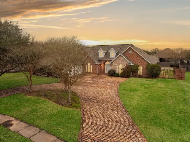 $550,000 | 6412 Tennyson Oaks Lane, Alexandria, LA 71301