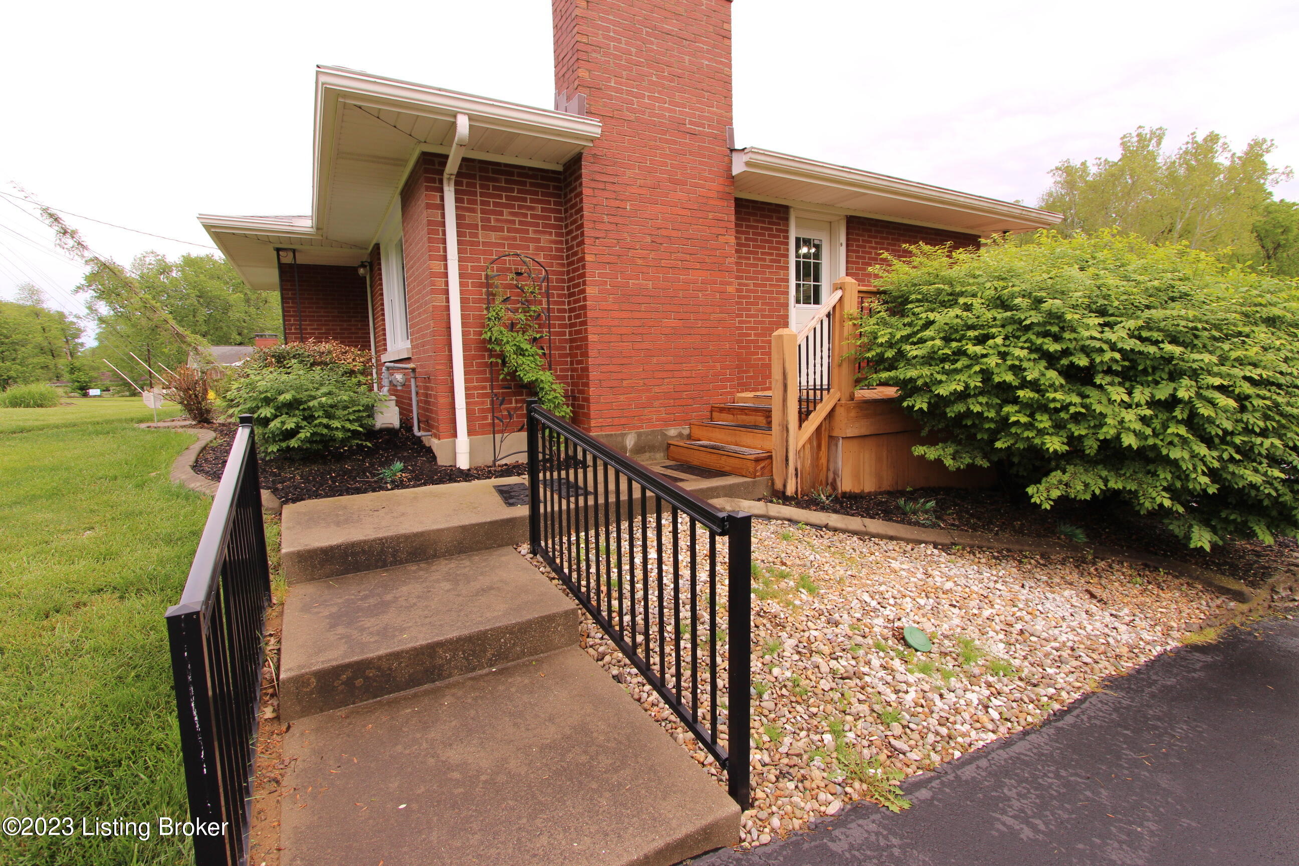 9605 3rd Street Road Louisville, KY 40272 - Photo 11 of 58 IMG_8756