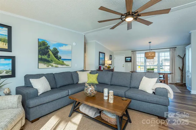 $289,900 | 428 Riverwind Drive, Hendersonville, NC 28739