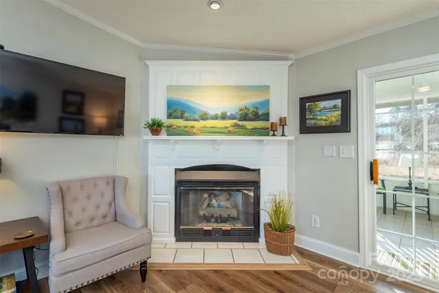 $289,900 | 428 Riverwind Drive, Hendersonville, NC 28739