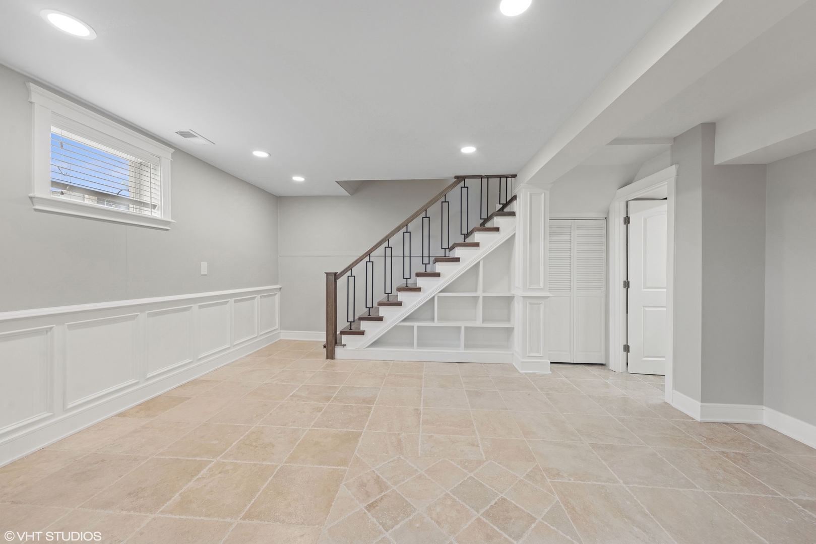 932 60th Place Downers Grove, IL 60516 - Photo 16 of 25 a view of entryway