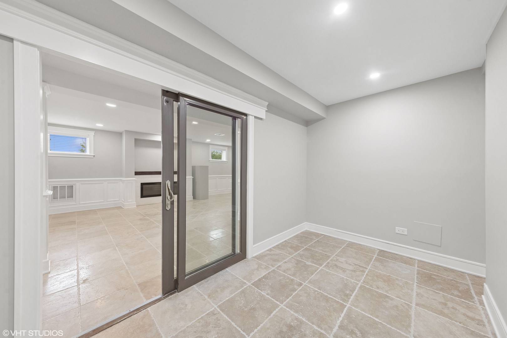 932 60th Place Downers Grove, IL 60516 - Photo 20 of 25 a view of a hallway