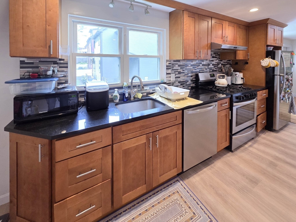 14 Louise Road, Unit 2 Chestnut Hill, MA 02467 - Photo 5 of 14 Gallery Image 5