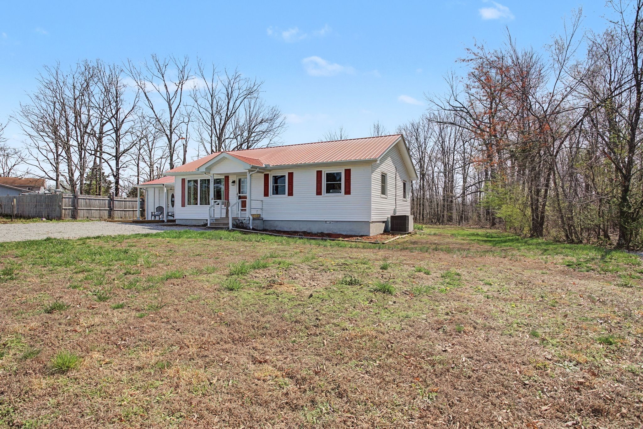 127 Rockhouse Road Hohenwald, TN 38462 - Photo 5 of 27