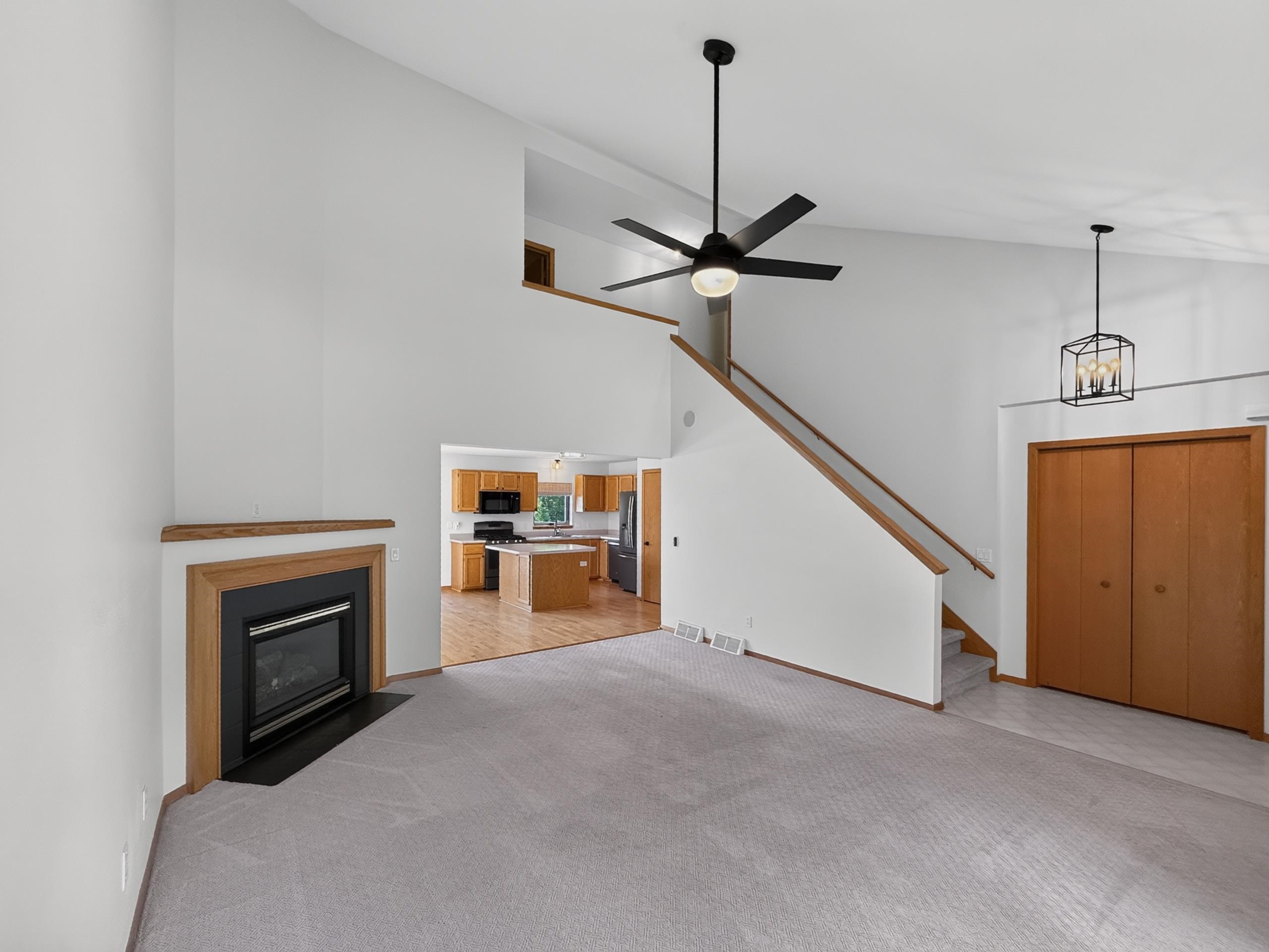 932 Vista Ridge Drive Mount Horeb, WI 53572 - Photo 7 of 35