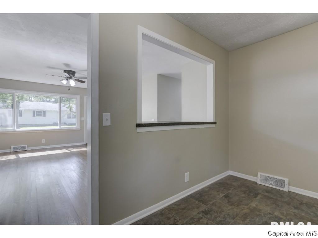 3506 Lancaster Road Springfield, IL 62703 - Photo 8 of 27