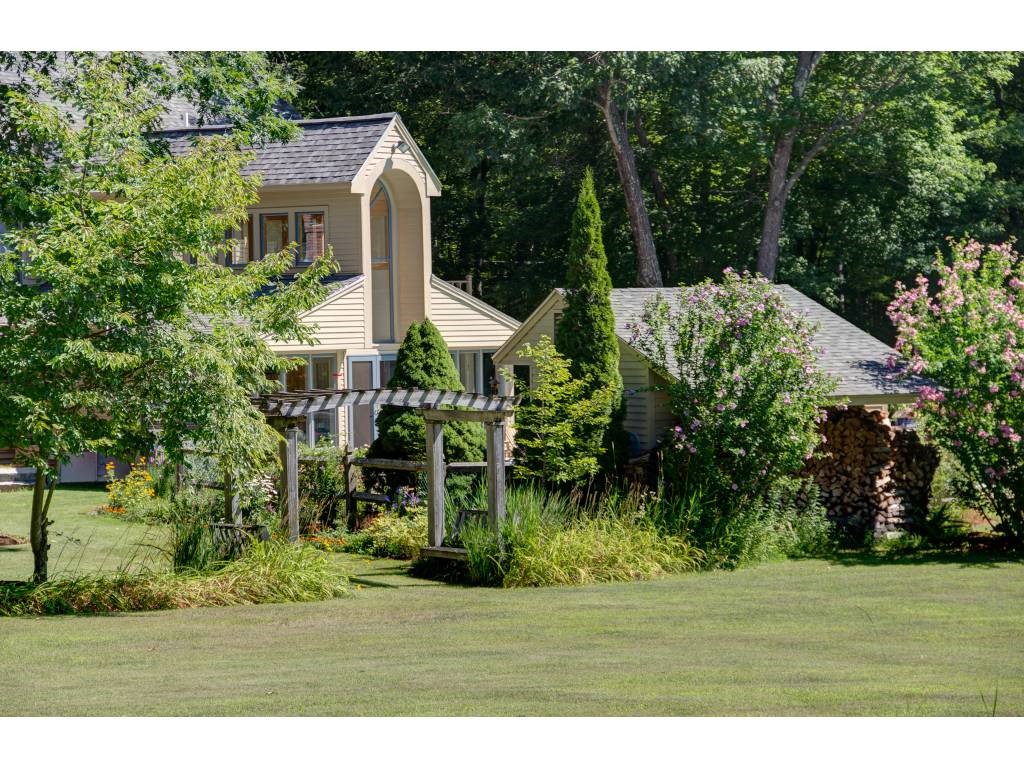 266 Sandown Road Chester, NH 03036 - Photo 2 of 29