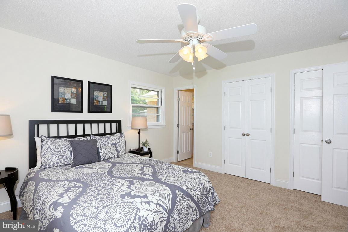 911 Ednor Road Silver Spring, MD 20905 - Photo 20 of 30 Large and comfortable