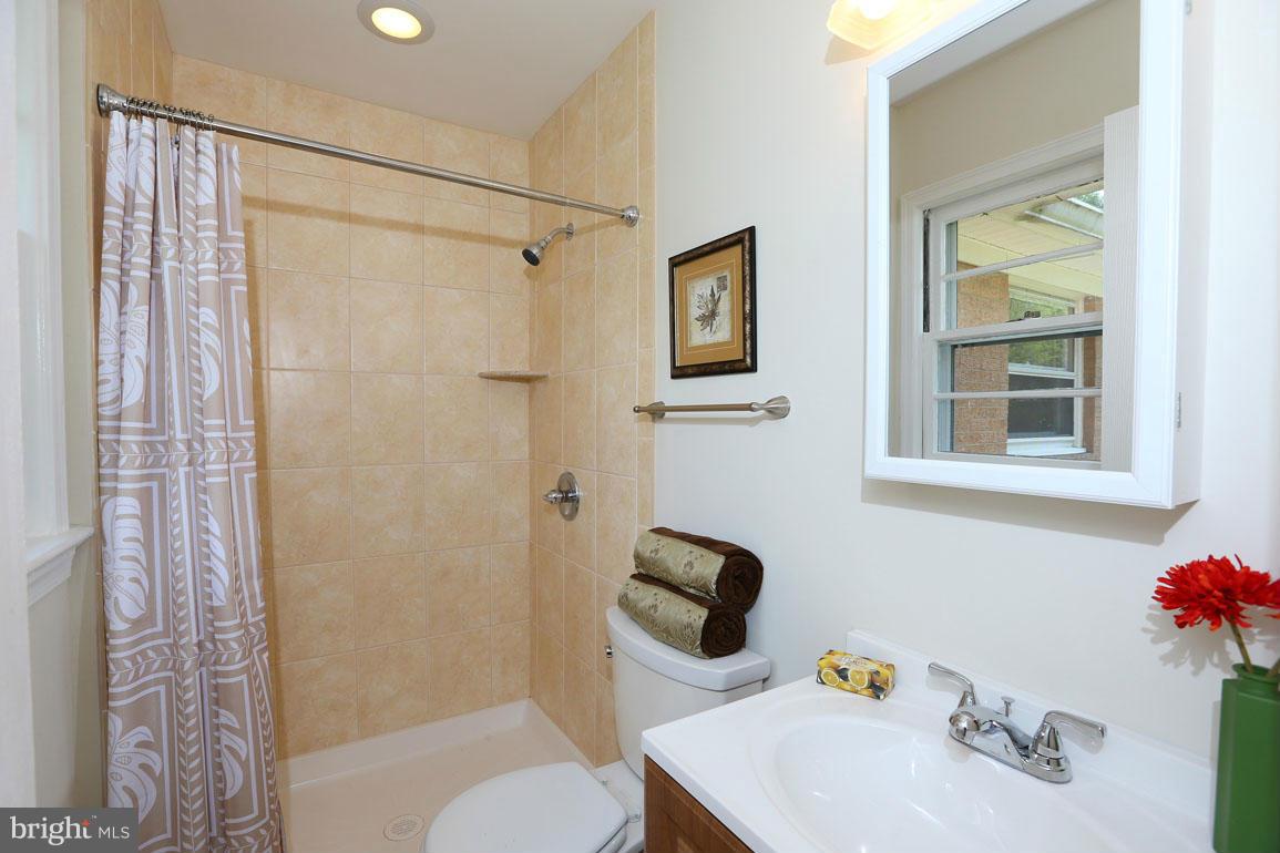 911 Ednor Road Silver Spring, MD 20905 - Photo 22 of 30 Newly renovated