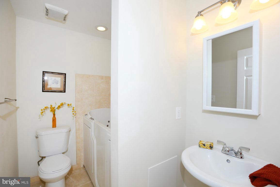911 Ednor Road Silver Spring, MD 20905 - Photo 24 of 30 Hall bath
