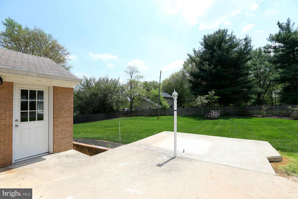 911 Ednor Road Silver Spring, MD 20905 - Photo 26 of 30 Private patio for outdoor dining