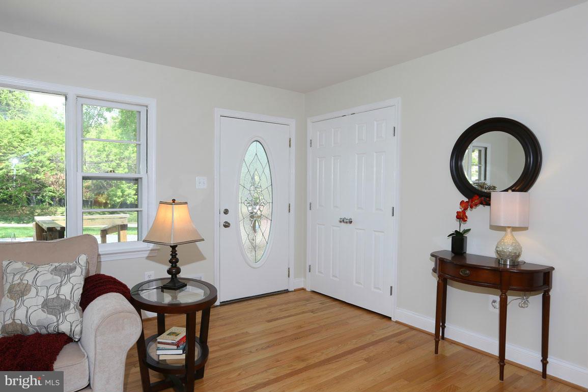 911 Ednor Road Silver Spring, MD 20905 - Photo 5 of 30 Interior (General)