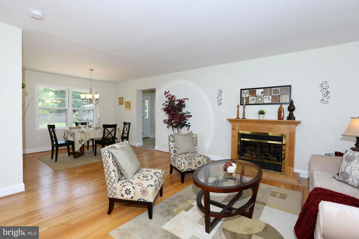911 Ednor Road Silver Spring, MD 20905 - Photo 8 of 30 Perfect setting for conversation
