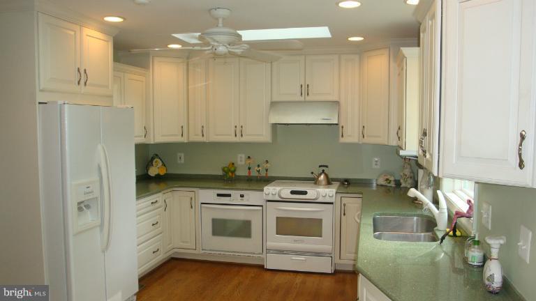 3726 Macalpine Road Ellicott City, MD 21042 - Photo 20 of 30 Kitchen