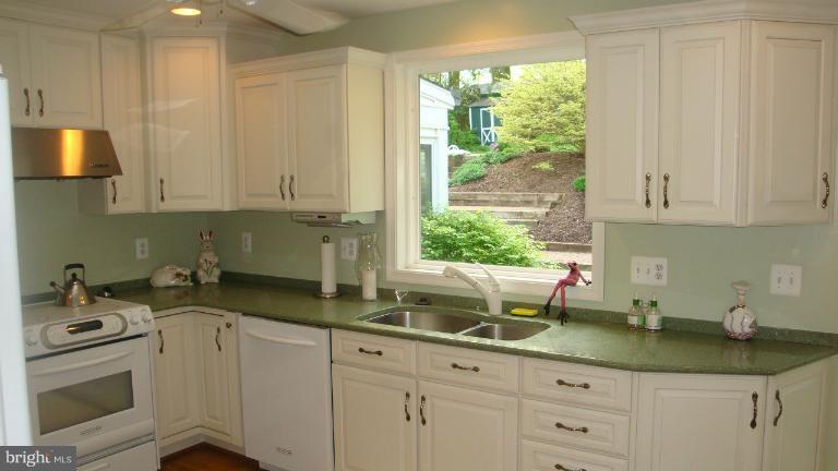 3726 Macalpine Road Ellicott City, MD 21042 - Photo 26 of 30 Kitchen