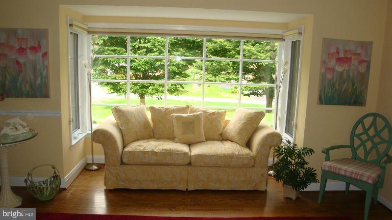 3726 Macalpine Road Ellicott City, MD 21042 - Photo 6 of 30 Living Room
