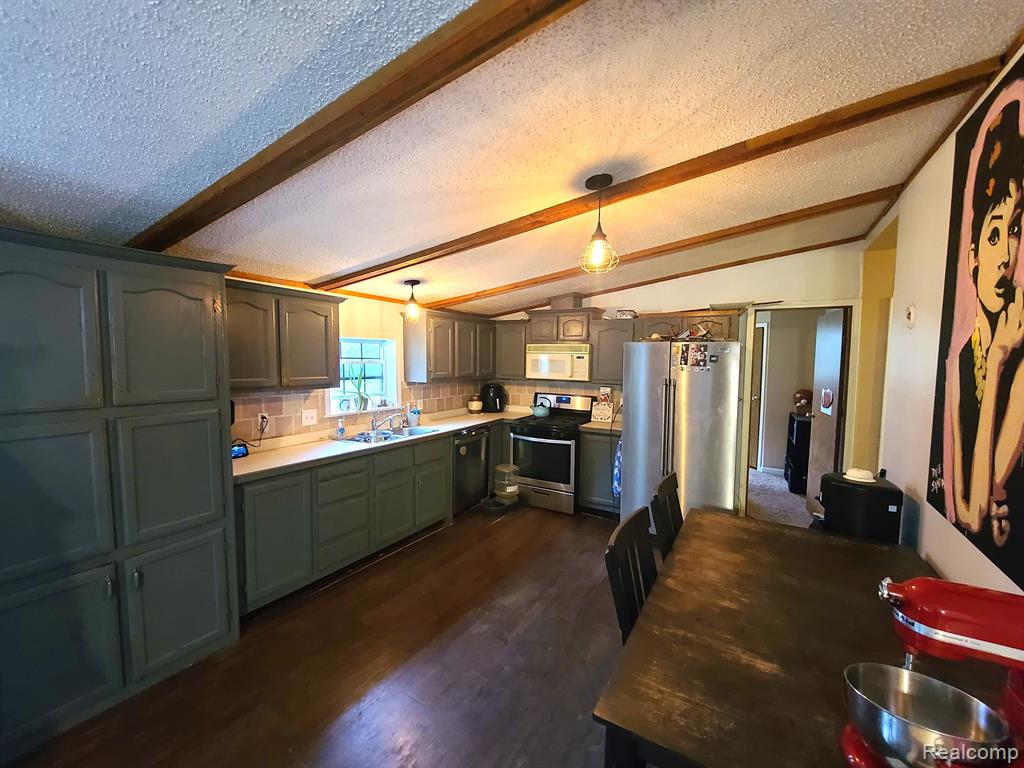 6725 Townsend Road Applegate, MI 48401 - Photo 5 of 32