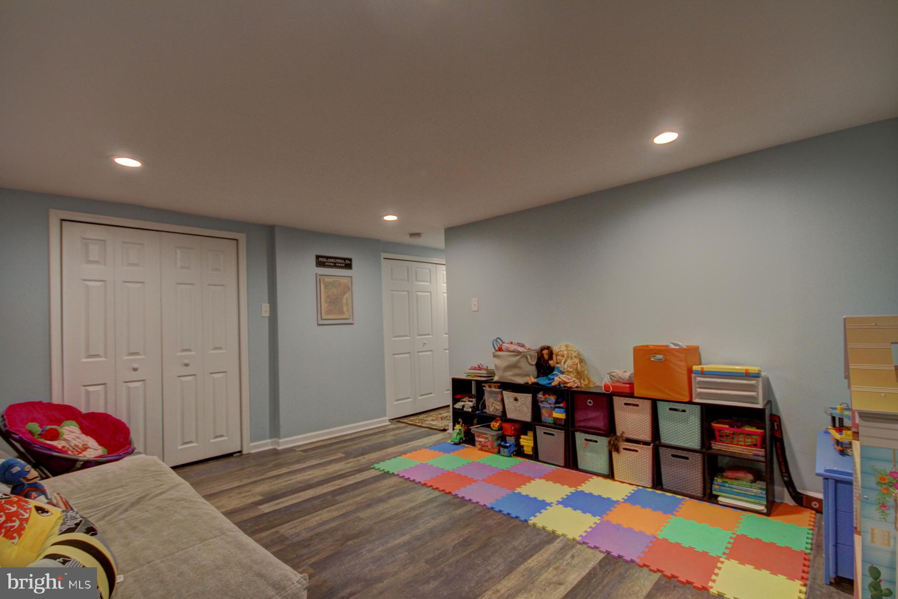 12012 Millbrook Road Philadelphia, PA 19154 - Photo 14 of 29 Family Room