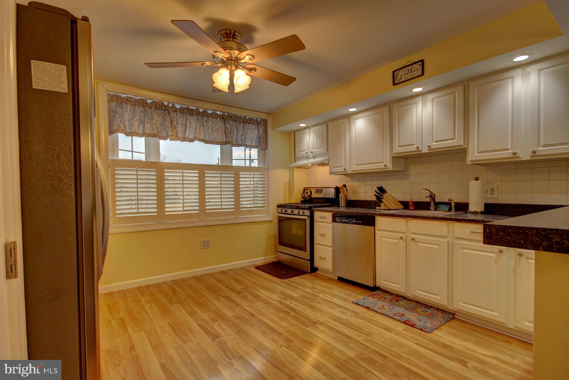 12012 Millbrook Road Philadelphia, PA 19154 - Photo 7 of 29 Kitchen