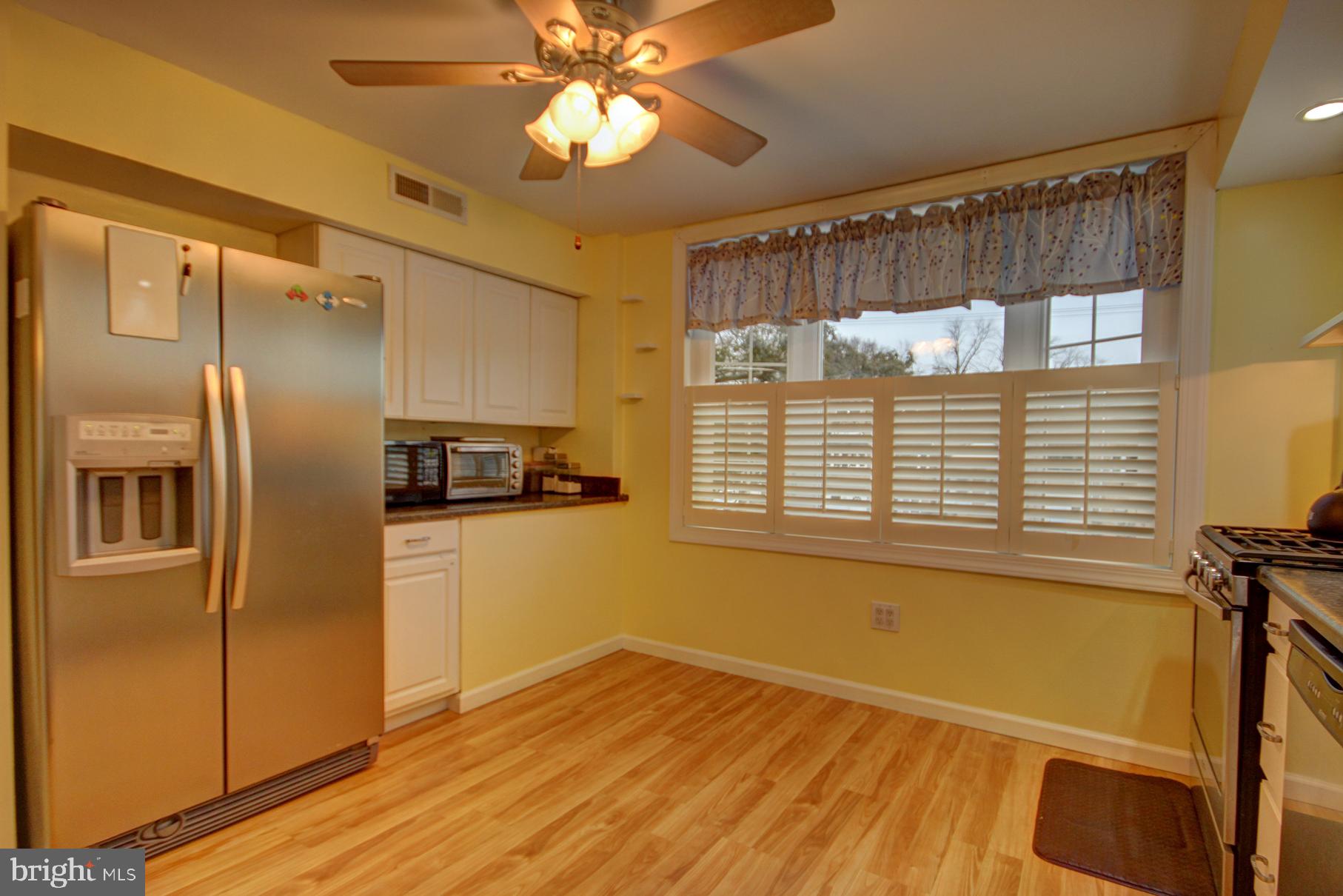 12012 Millbrook Road Philadelphia, PA 19154 - Photo 9 of 29 Kitchen