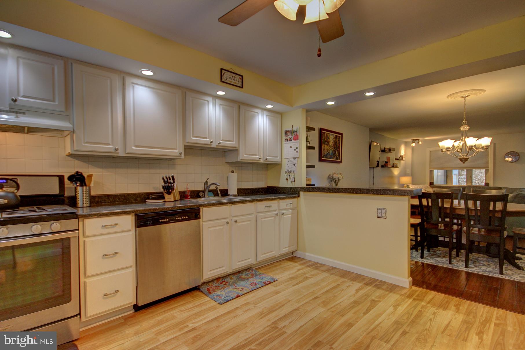 12012 Millbrook Road Philadelphia, PA 19154 - Photo 10 of 29 Kitchen